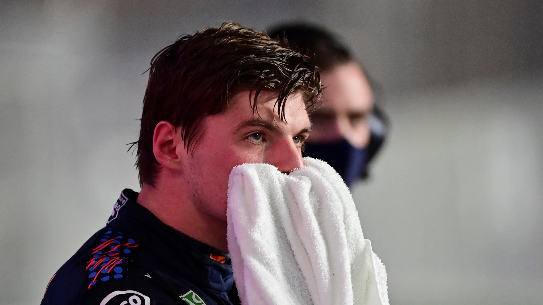El piloto neerlandés Max Verstappen tras una sanción de la FIA