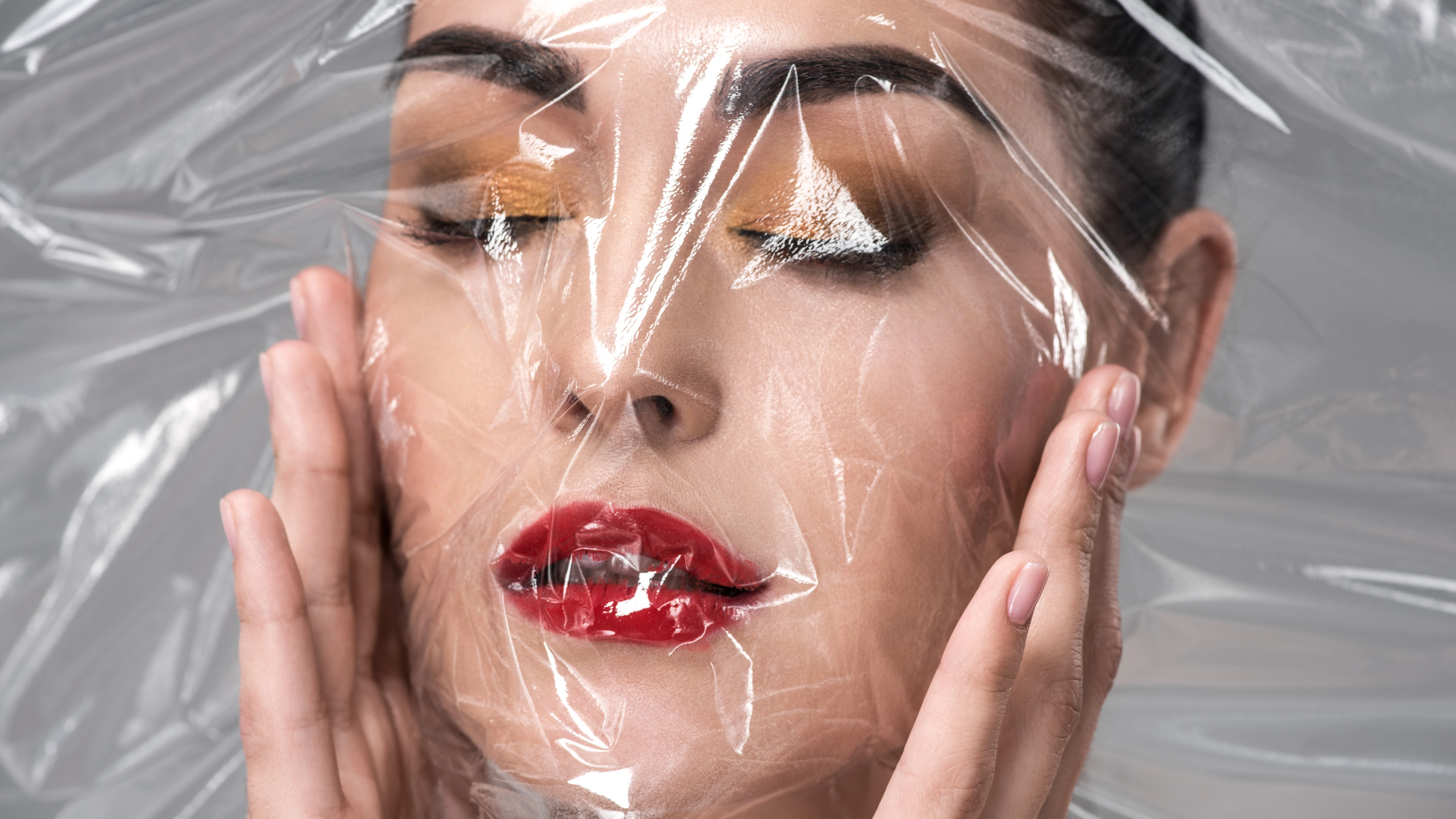 Mujer maquillada Mujer maquillada