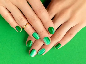 Uñas verdes Uñas verdes