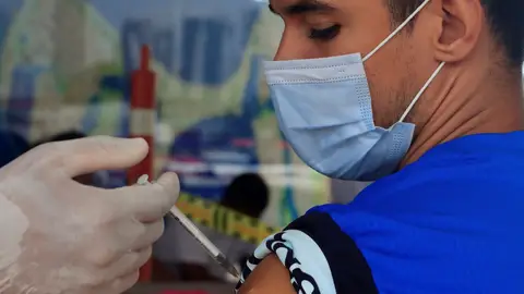 La mezcla de vacunas anticovid es útil para alcanzar la inmunidad, según revela un estudio La mezcla de vacunas anticovid es útil para alcanzar la inmunidad, según revela un estudio