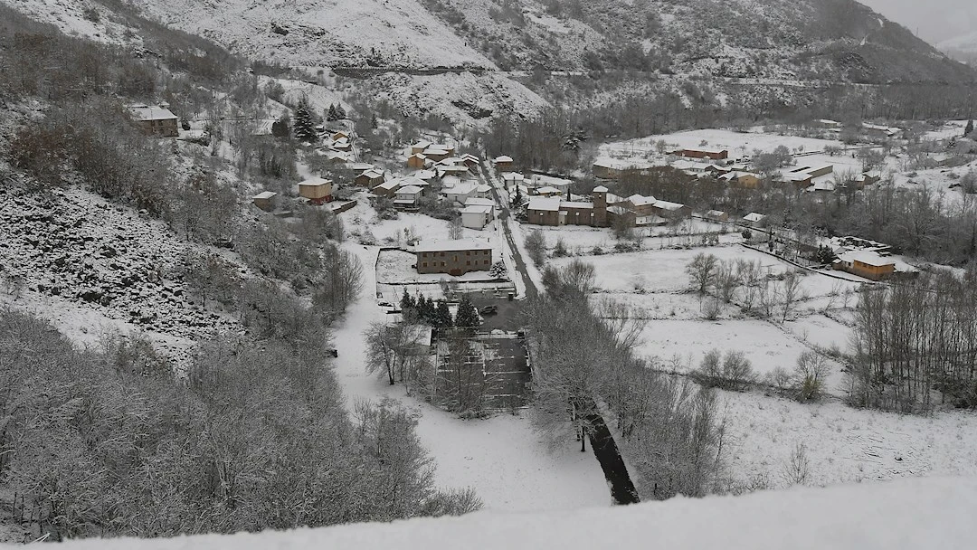 La Borrasca Barra complica la vuelta del puente con nieve, viento e incidencias en la carretera La Borrasca Barra complica la vuelta del puente con nieve, viento e incidencias en la carretera