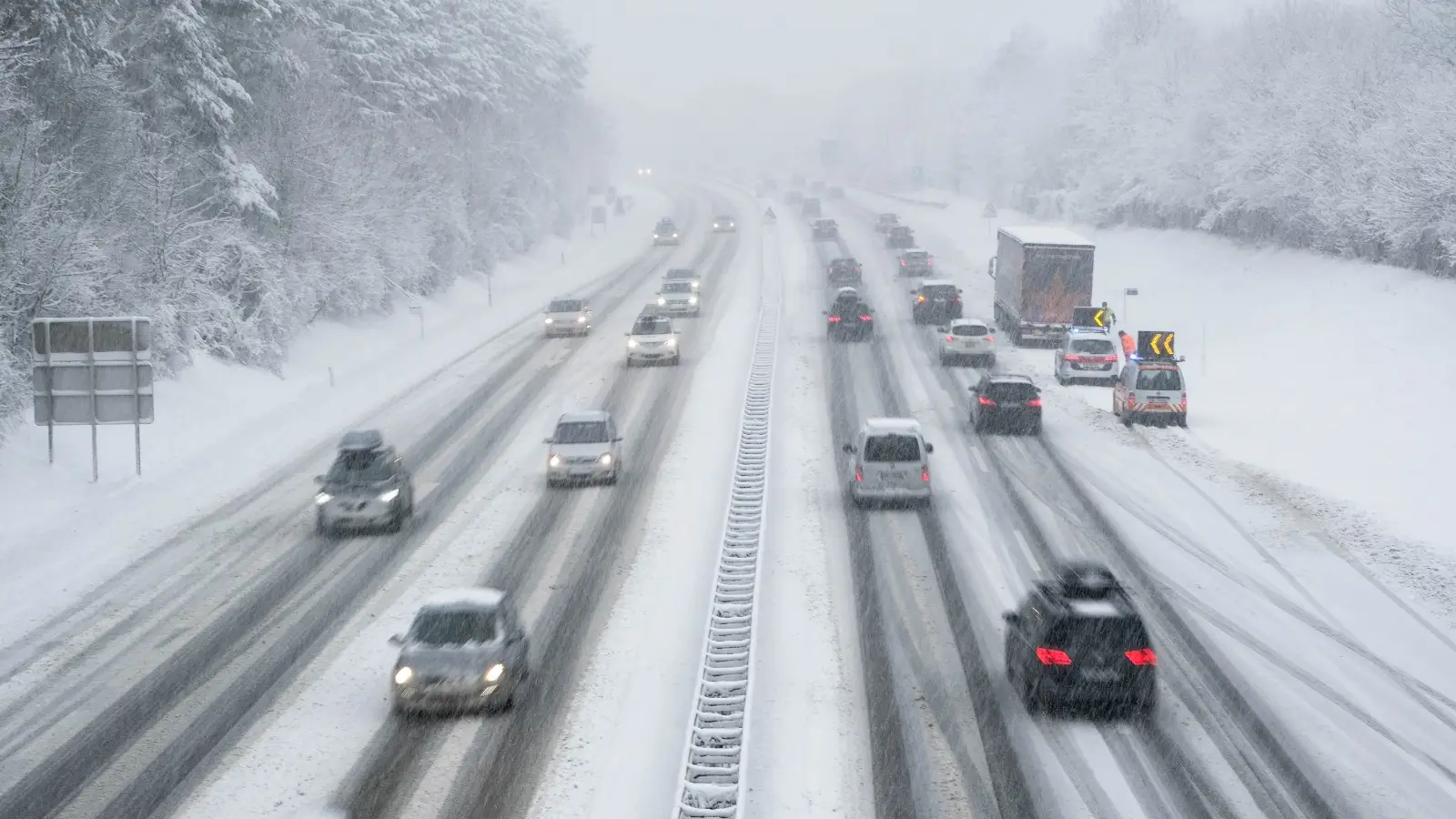 Nieve en las carreteras Nieve en las carreteras