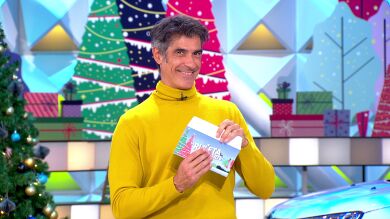 Laura Moure prepara el sorteo del amigo invisible en ‘La ruleta de la suerte’