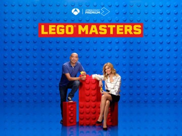 Begoña y Pedro, una pareja de amigos que siente una gran pasión por LEGO 