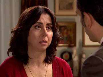 Penélope, a punto de confesarle a su marido su infidelidad con Ismael Penélope, a punto de confesarle a su marido su infidelidad con Ismael