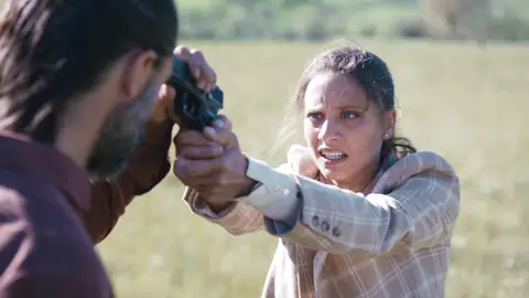 ¡Lucas traiciona a Sara! María manipula su mente: ella es el topo del CNI ¡Lucas traiciona a Sara! María manipula su mente: ella es el topo del CNI