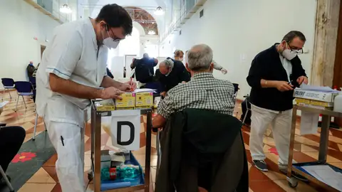 La EMA confirma que las vacunas pierden eficacia contra la nueva variante ómicron del coronavirus La EMA confirma que las vacunas pierden eficacia contra la nueva variante ómicron del coronavirus