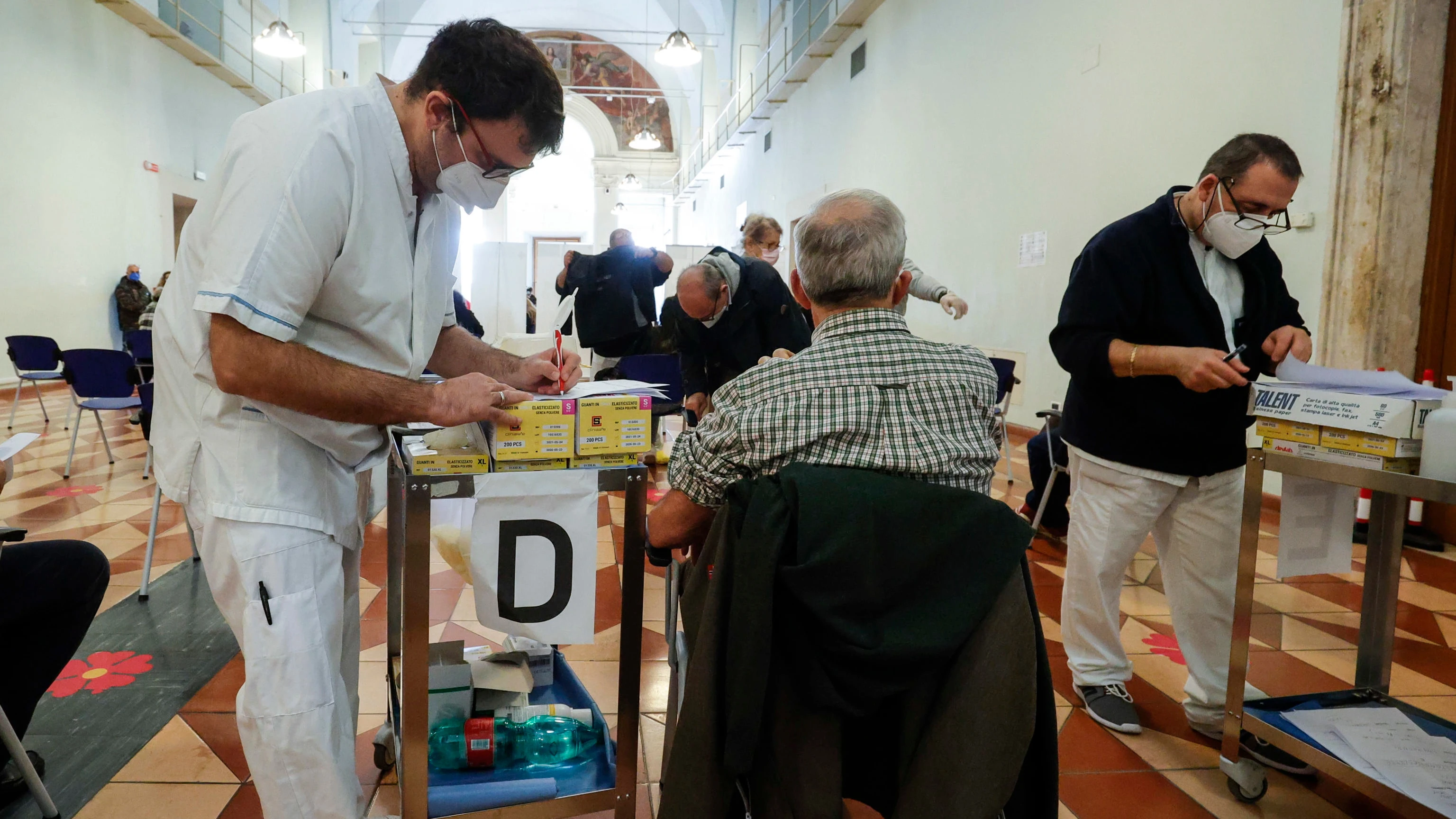 La EMA confirma que las vacunas pierden eficacia contra la nueva variante ómicron del coronavirus La EMA confirma que las vacunas pierden eficacia contra la nueva variante ómicron del coronavirus