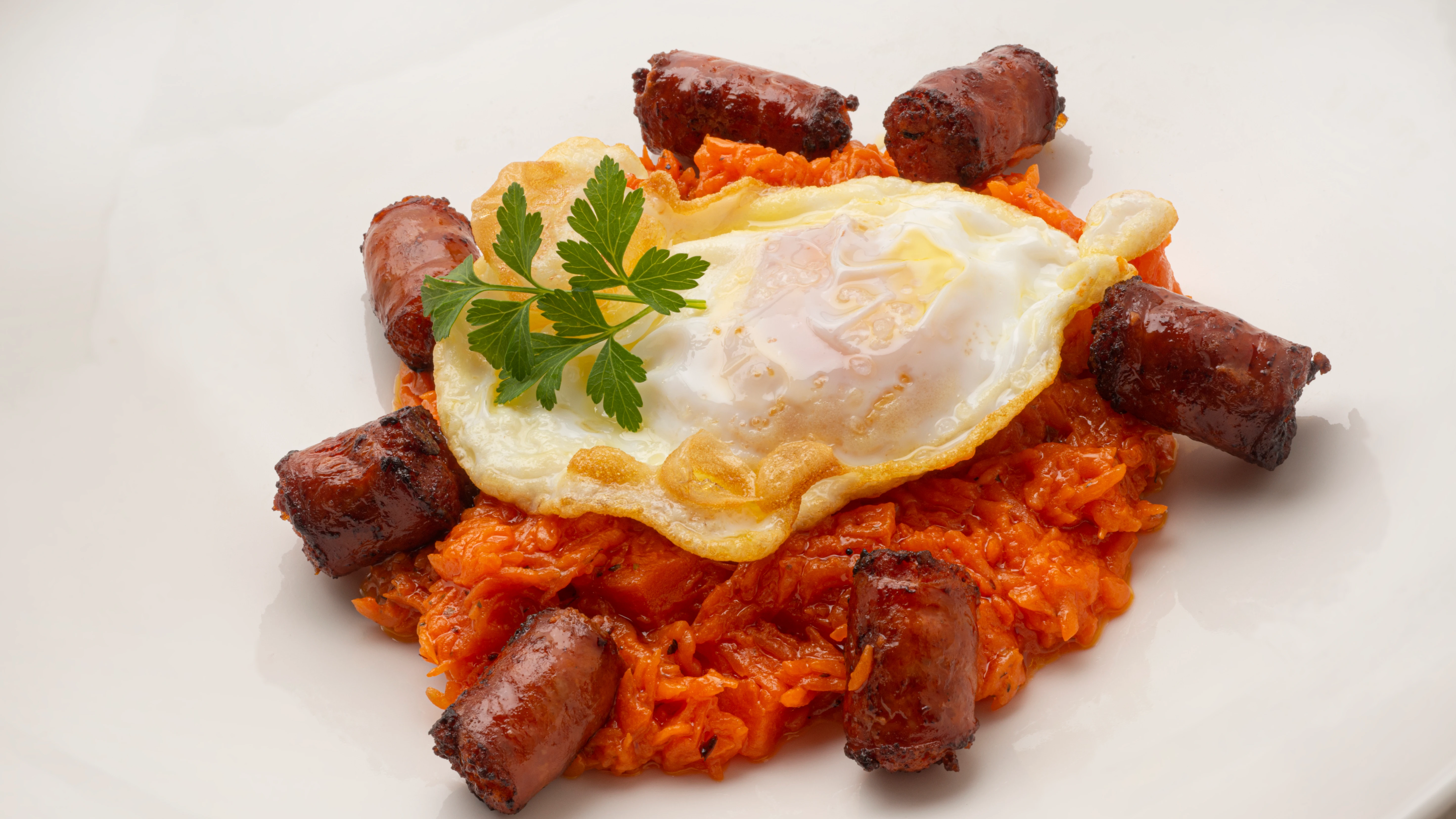 Ideal para mesas familiares: calabaza frita con chorizo Ideal para mesas familiares: calabaza frita con chorizo