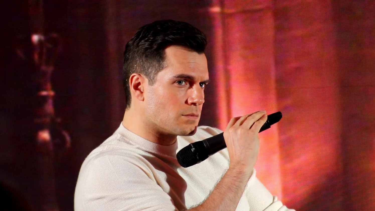 Henry Cavill en la rueda de prensa en Madrid
