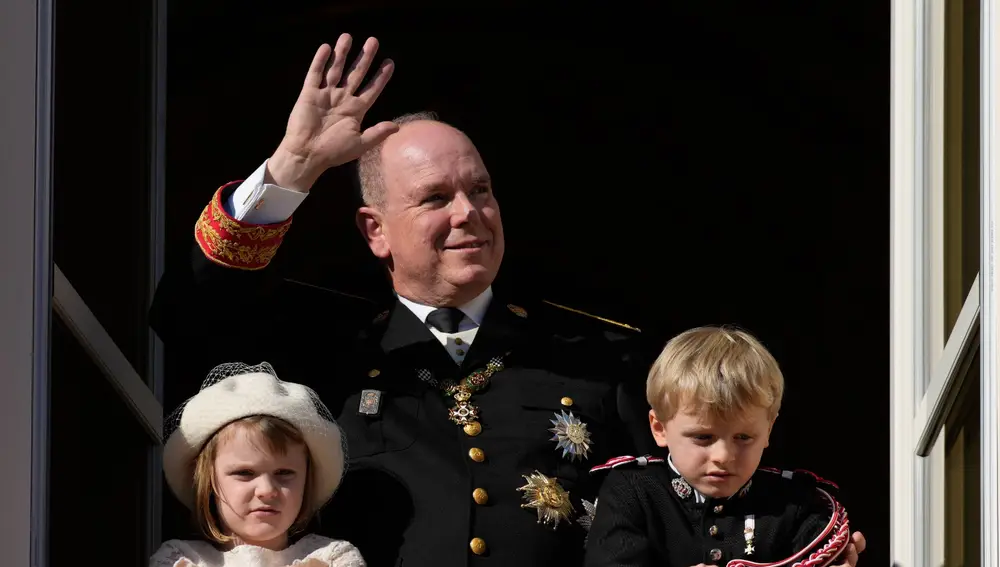 El principe Alberto II con su hijos el Día Nacional de Mónaco