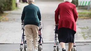 La OCDE advierte a España sobre las pensiones: "Se hace una propuesta a medio plazo sin decir lo que viene después" La OCDE advierte a España sobre las pensiones: "Se hace una propuesta a medio plazo sin decir lo que viene después"