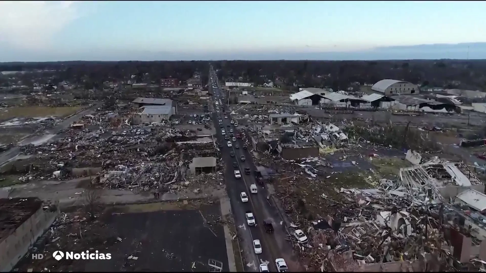 Mueren más de 70 personas en Estados Unidos por una cadena de tornados