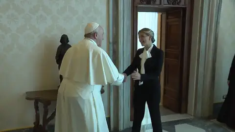 Yolanda Díaz traslada al Papa aspectos la reforma laboral en su visita a El Vaticano Yolanda Díaz traslada al Papa aspectos la reforma laboral en su visita a El Vaticano