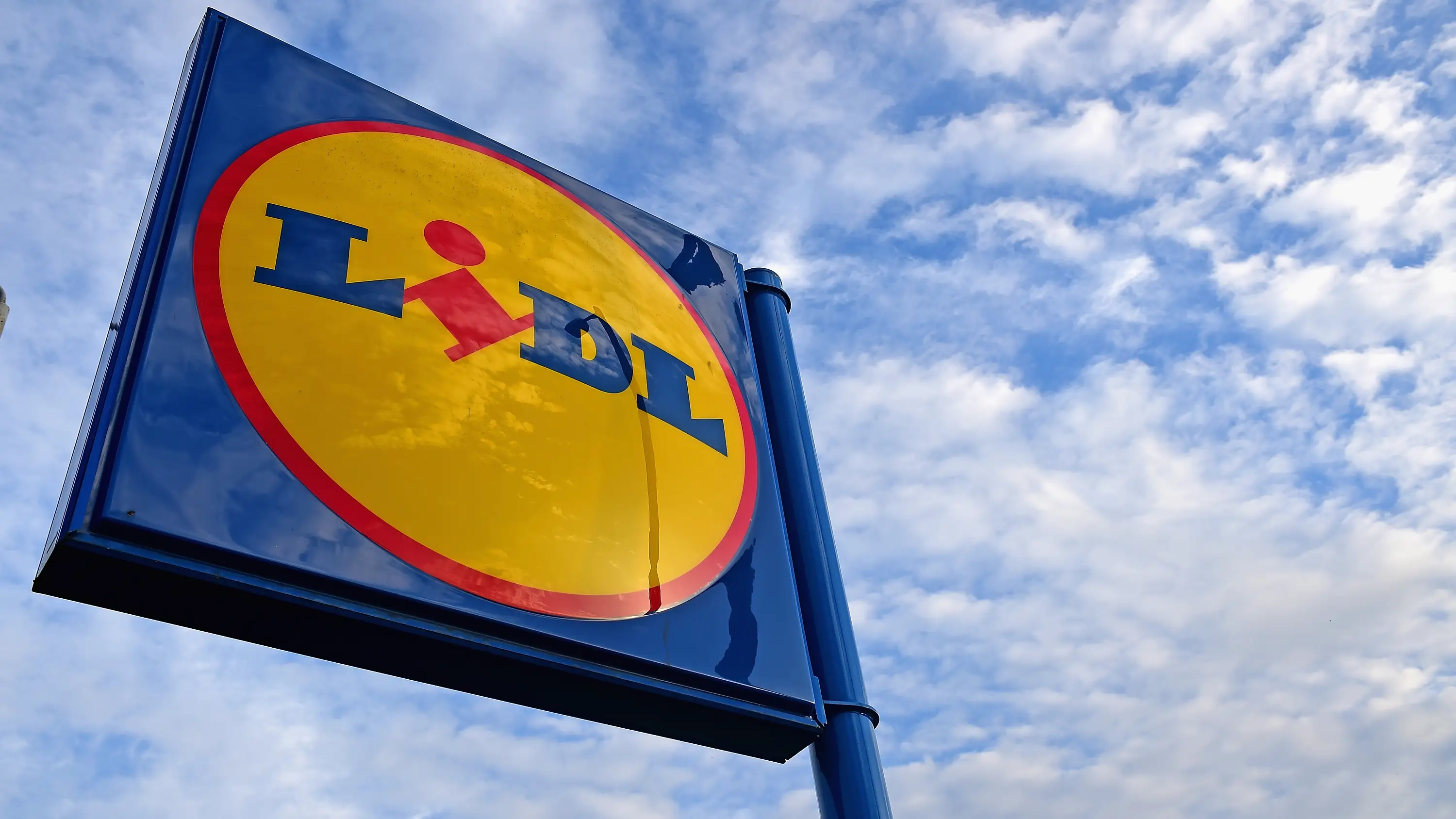 Imagen de archivo de Lidl Lidl ofrece puestos de trabajo para mayores de 45 años con suelos a partir de 1.300 euros
