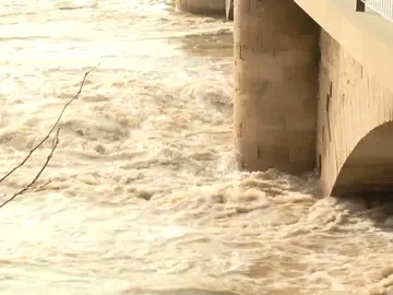El temporal activa la alerta por desbordamientos del río Ebro en Navarra y acumulación de nieve en Aragón El temporal activa la alerta por desbordamientos del río Ebro en Navarra y acumulación de nieve en Aragón