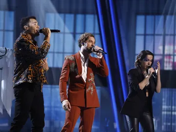 David Bisbal canta ‘El ruido’ con Diana y Carlos Ángel en la Semifinal de ‘La Voz’ David Bisbal canta ‘El ruido’ con Diana y Carlos Ángel en la Semifinal de ‘La Voz’