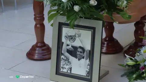 MANOLO SANTANA MANOLO SANTANA