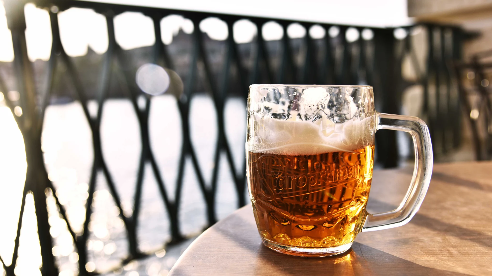 El síntoma que puede alertar de un cáncer tras tomar un sorbo de cerveza