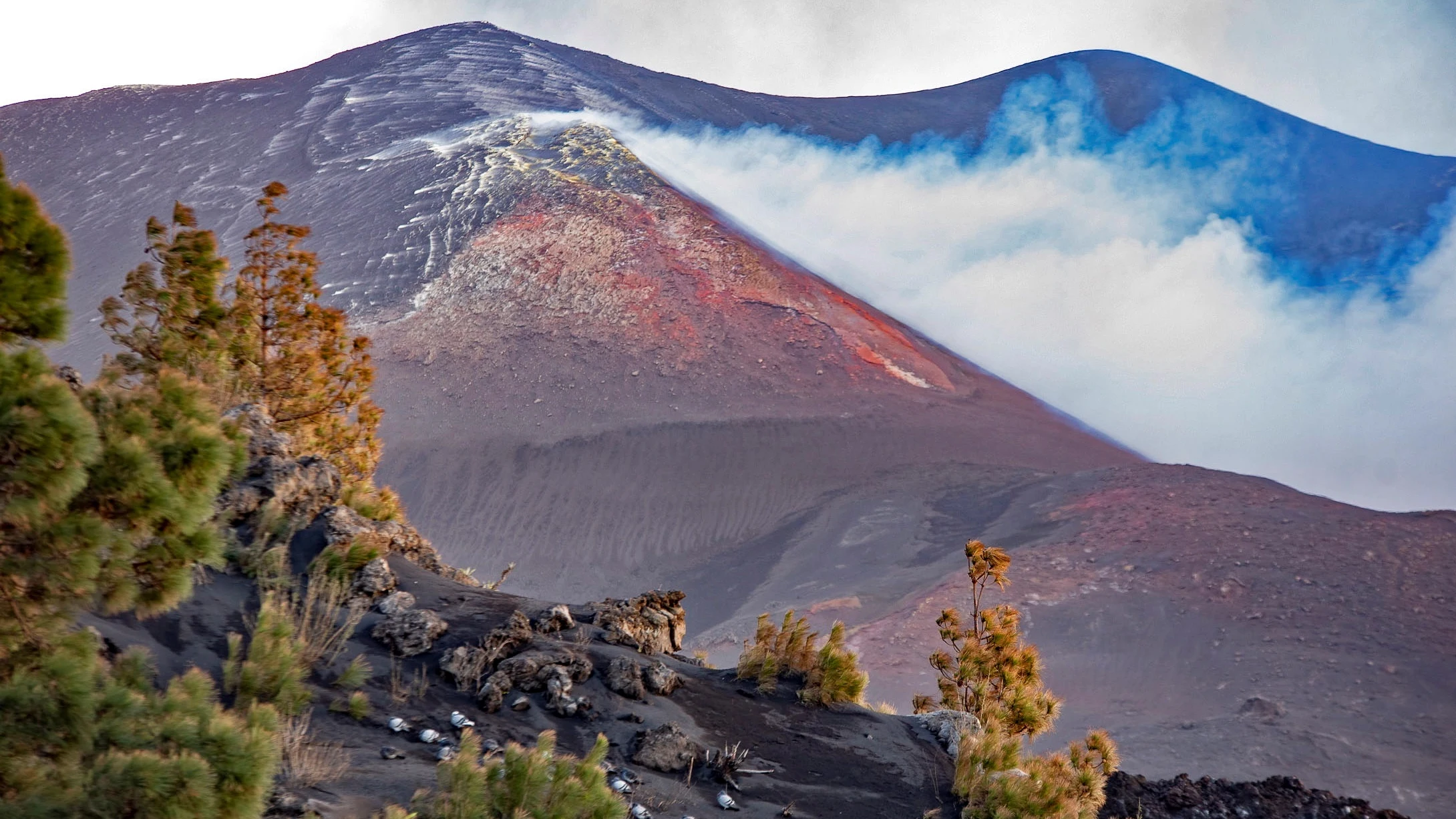 La erupci&oacute;n del volc&aacute;n se convierte en la m&aacute;s larga en La Palma
