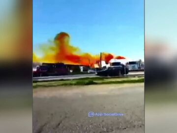 Desalojado un polígono industrial de Niebla, Huelva, por la explosión en una fábrica de fertilizantes