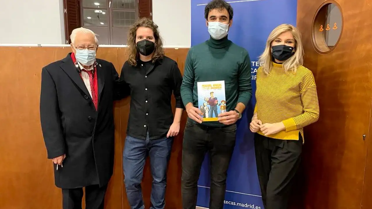 El periodista Pablo Conde presenta 'Miguel &Aacute;ngel de la Guarda', un c&oacute;mic solidario 