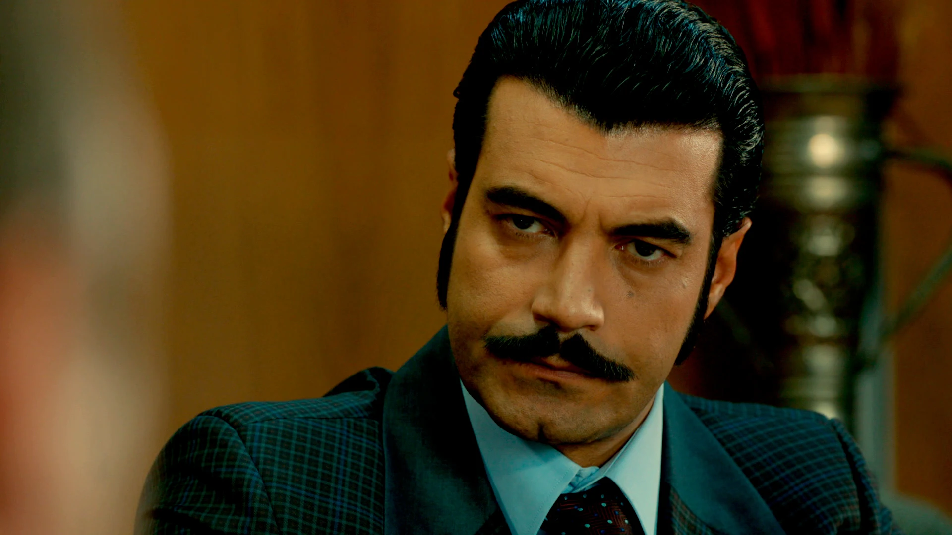 Demir descubre el engaño de Yilmaz Demir descubre el engaño de Yilmaz