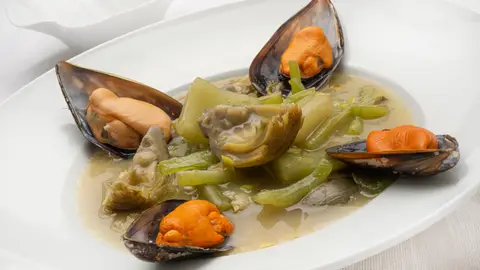Receta saludable y con toque, de Karlos Arguiñano: menestra de verduras con mejillones Receta saludable y con toque, de Karlos Arguiñano: menestra de verduras con mejillones