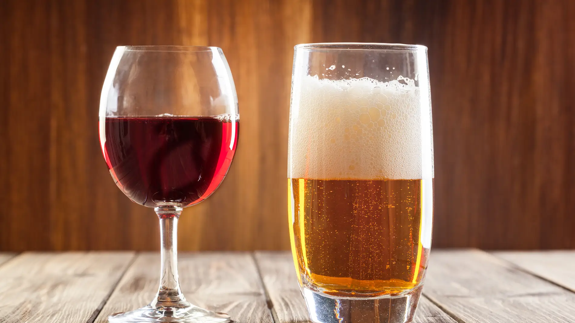 Estudios científicos relacionan el consumo de alcohol incluso de forma moderada con diversos tipos de cáncer.
