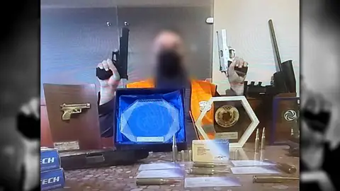 El autor de un tiroteo en una empresa de seguridad en Tarragona lo hizo porque, según él, la compañía le debía dinero El autor de un tiroteo en una empresa de seguridad en Tarragona lo hizo porque, según él, la compañía le debía dinero