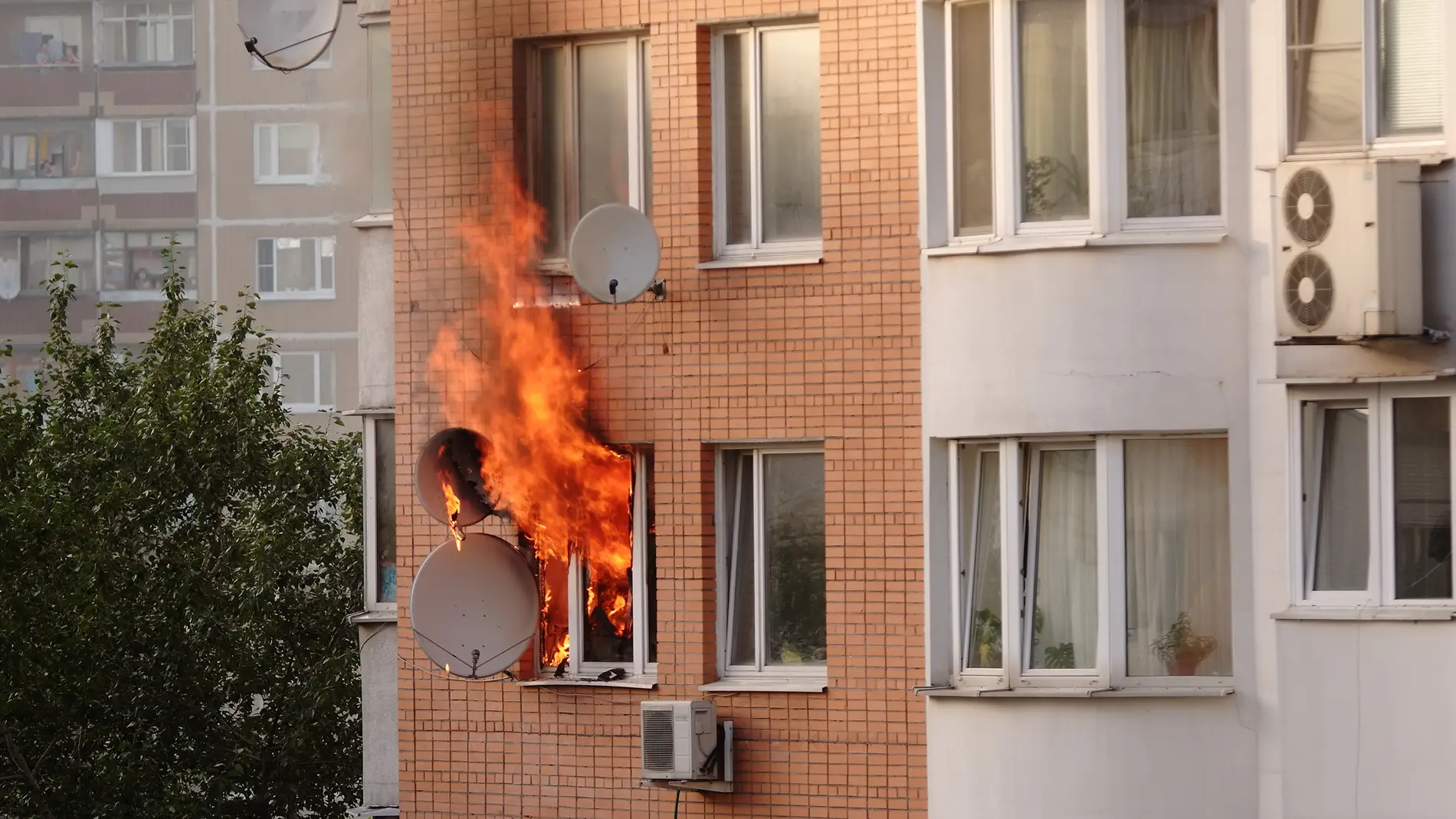 5 consejos de un bombero para aplicar en caso de incendio en casa