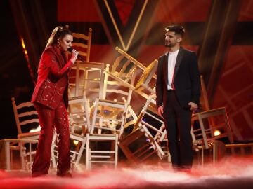 Niña Pastori y Julio Benavente cantan ‘Dime quién soy yo’ en la Gran Final de ‘La Voz’ 