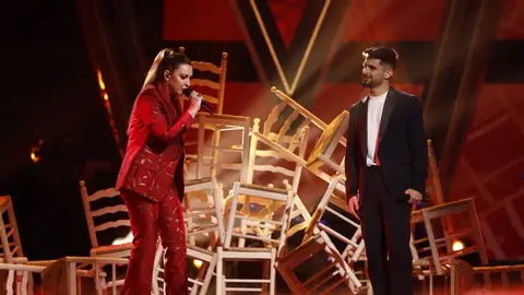 Niña Pastori y Julio Benavente cantan ‘Dime quién soy yo’ en la Gran Final de ‘La Voz’ Niña Pastori y Julio Benavente cantan ‘Dime quién soy yo’ en la Gran Final de ‘La Voz’