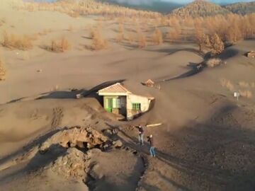 La casa de Amanda, el símbolo de resistencia tras 90 días de erupción del volcán de La Palma