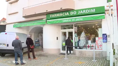 Los españoles cruzan la frontera para buscar test de antígenos en Portugal Los españoles cruzan la frontera para buscar test de antígenos en Portugal