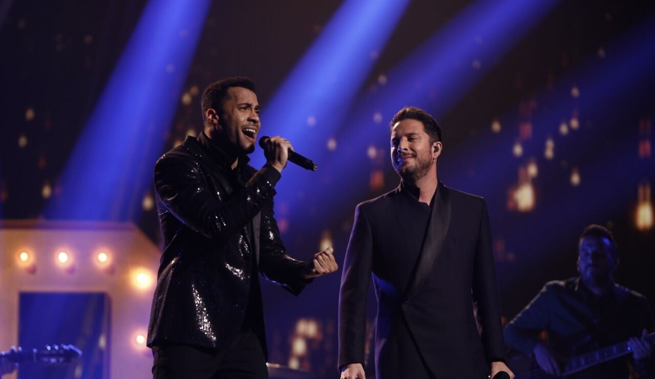Manuel Carrasco y Carlos Ángel Valdés cantan ‘Ya no’ en la Gran Final de ‘La Voz’ 
