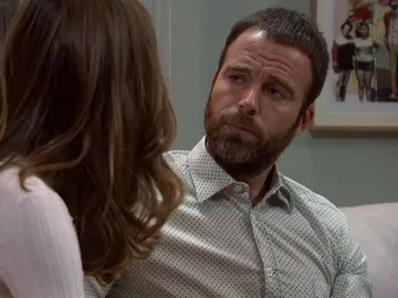 ¡Raúl tiene que saber la verdad! Fran está convencido pero Coral teme las consecuencias ¡Raúl tiene que saber la verdad! Fran está convencido pero Coral teme las consecuencias