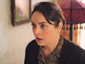 Safiye se ablanda al descubrir el terrible golpe de Inci: “Acaba de perder a su padre” Safiye se ablanda al descubrir el terrible golpe de Inci: “Acaba de perder a su padre”