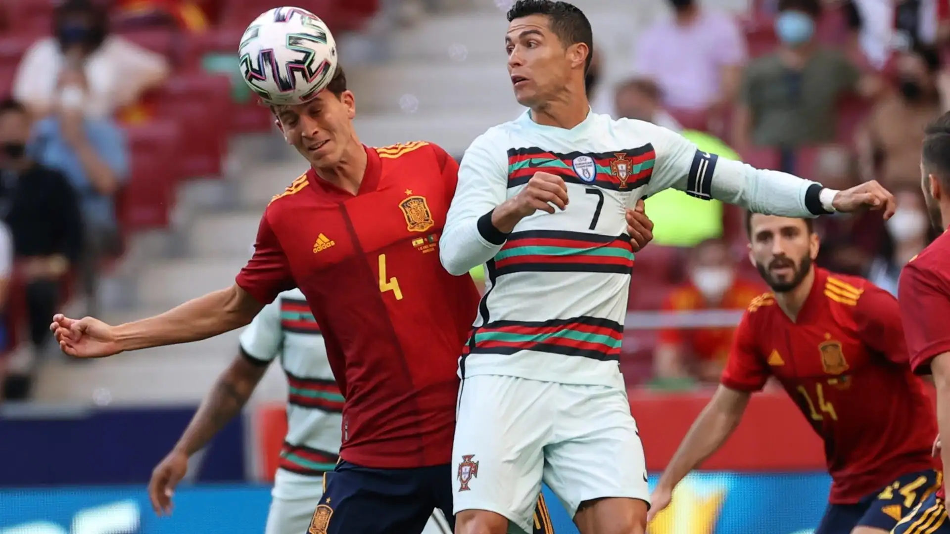 Cristiano dona una camiseta firmada para la subasta solidaria por La Palma Cristiano dona una camiseta firmada para la subasta solidaria por La Palma