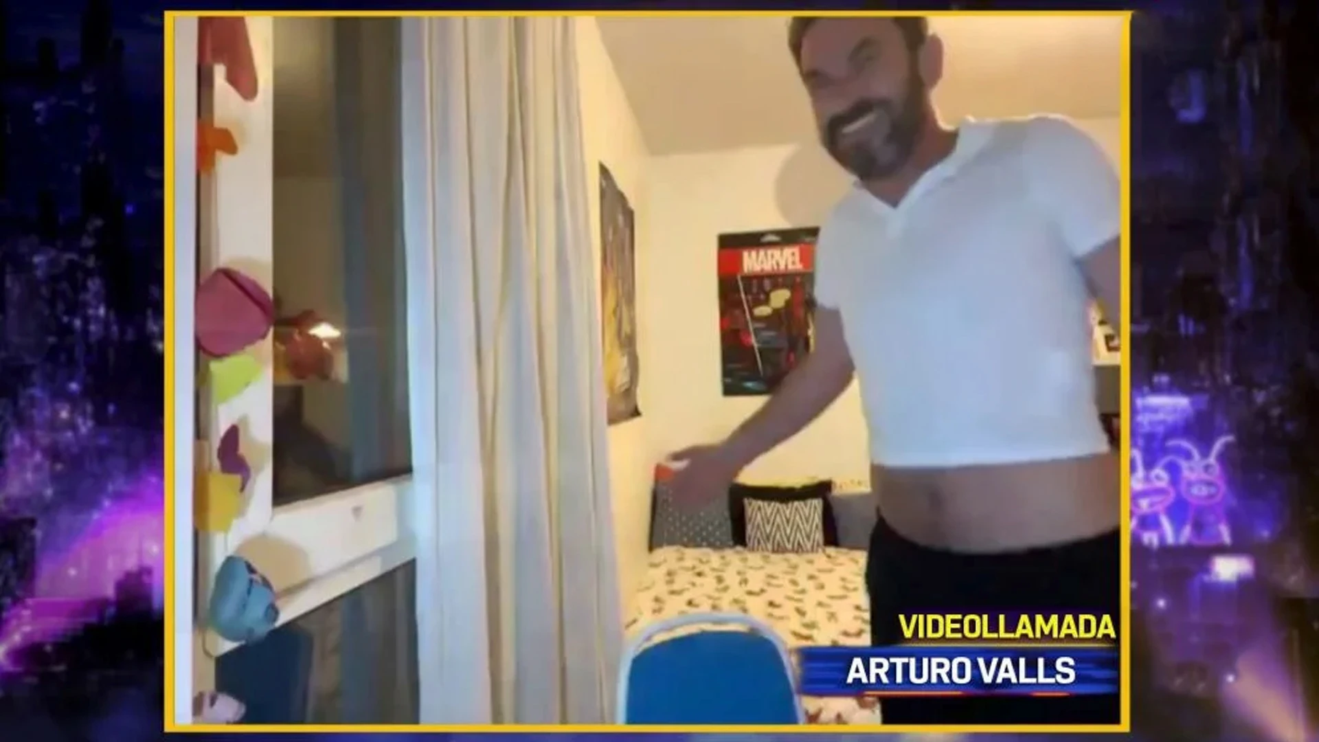 Arturo Valls, confinado de sorpresa por coronavirus y obligado a vestir la ropa de su hijo Arturo Valls, confinado de sorpresa por coronavirus y obligado a vestir la ropa de su hijo