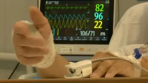 Paciente UCI por coronavirus Paciente UCI por coronavirus