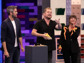 La difícil tarea de Monaguillo en la primera prueba de 'LEGO Masters': Destruir todo La difícil tarea de Monaguillo en la primera prueba de 'LEGO Masters': Destruir todo