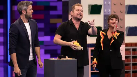 La difícil tarea de Monaguillo en la primera prueba de 'LEGO Masters': Destruir todo La difícil tarea de Monaguillo en la primera prueba de 'LEGO Masters': Destruir todo