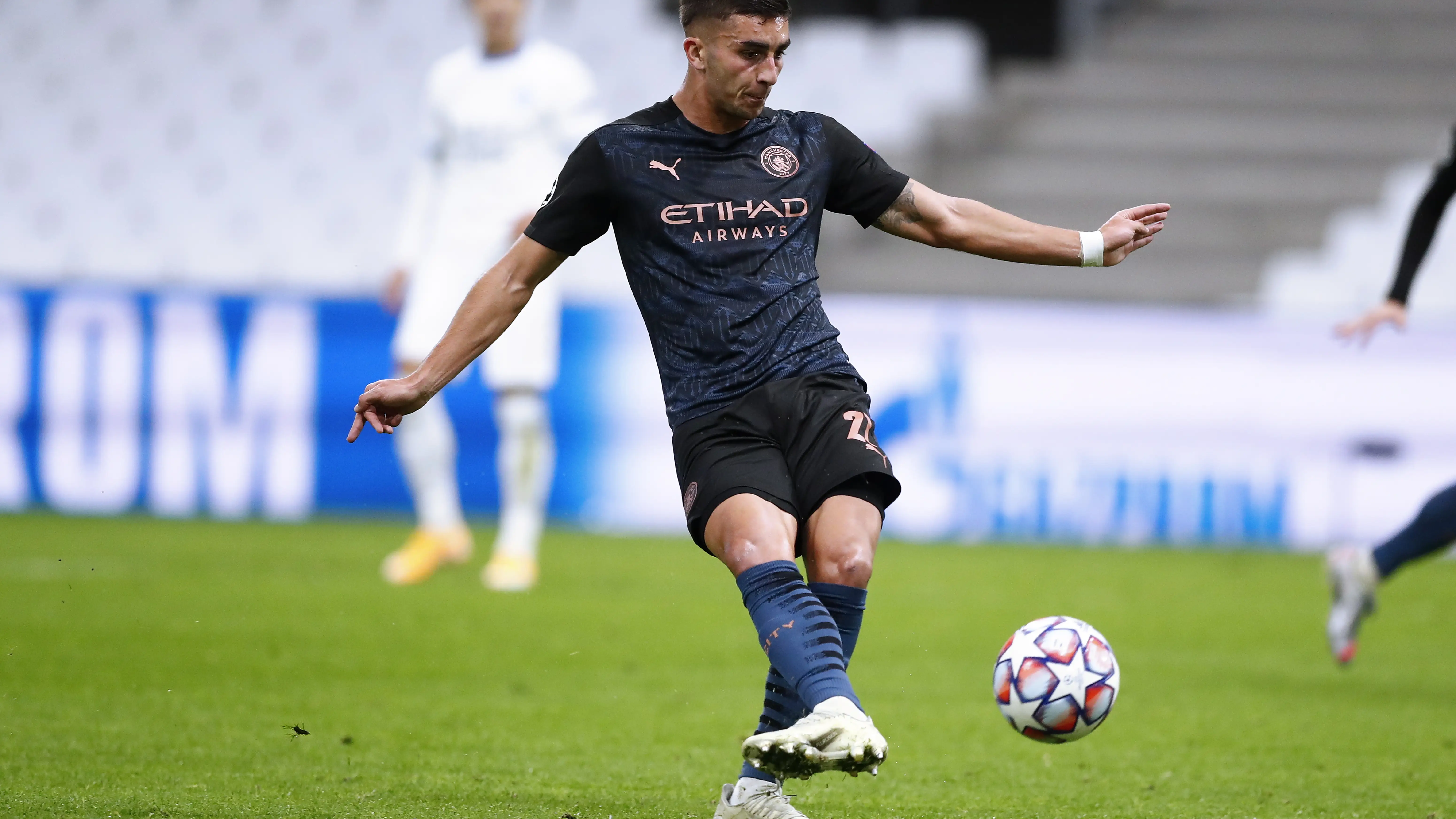 Ferran Torres, en un partido con el Manchester City