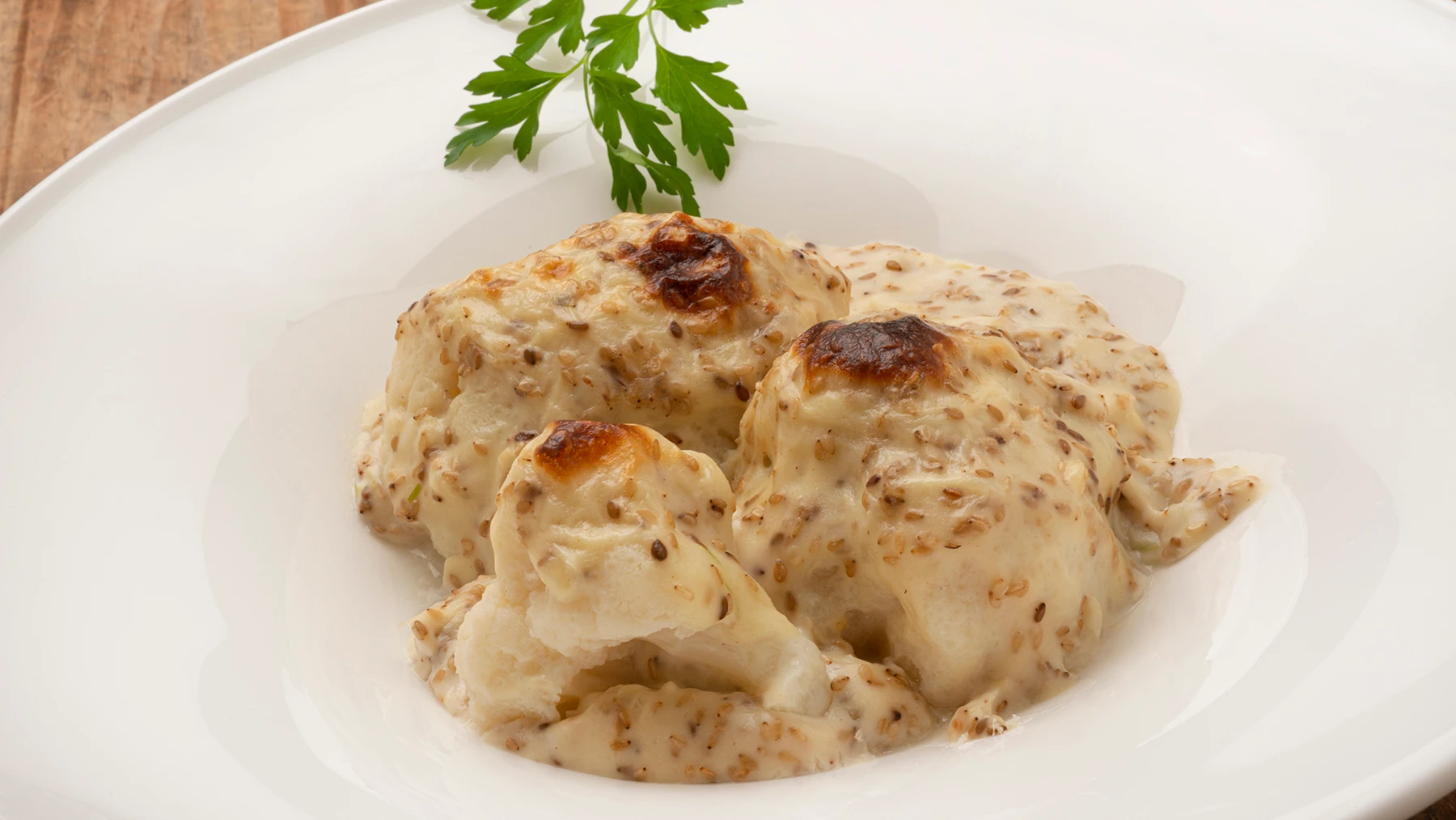 Receta de coliflor con bechamel y s&eacute;samo