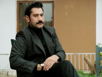 Yilmaz capítulo 49 'Tierra Amarga' Yilmaz capítulo 49 'Tierra Amarga'
