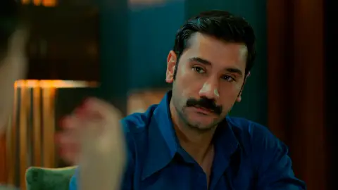 Behice ataca a Fekeli en presencia de Yilmaz Behice ataca a Fekeli en presencia de Yilmaz