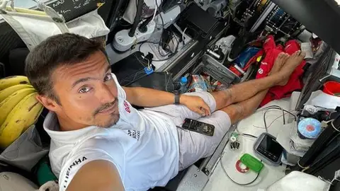 Cruza el Atlántico de Portugal al Caribe impulsado solo por el viento y una cometa Cruza el Atlántico de Portugal al Caribe impulsado solo por el viento y una cometa