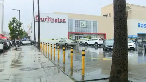 Una niña de 14 años muere tras ser alcanzada por error por una bala de la Policía en Los Ángeles Una niña de 14 años muere tras ser alcanzada por error por una bala de la Policía en Los Ángeles