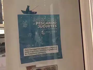 'Pescando juguetes', la iniciativa solidaria que va desde una pescadería de A Coruña a los hospitales gallegos 'Pescando juguetes', la iniciativa solidaria que va desde una pescadería de A Coruña a los hospitales gallegos
